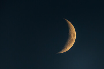 空には三日月も上がっている。
岬の展望台から見下ろす美しい夕暮れのヒリゾ浜の紺碧の海。

静岡県伊豆半島賀茂郡南伊豆町入間あいあい岬-2024
