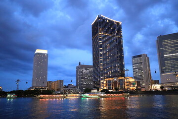 横浜みなとみらいの遊園地周辺の夕景・夜景
