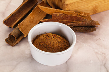 Natural Cinnamon powder with sticks