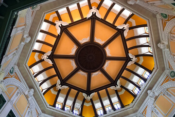 Sklepienie na stacji w Tokio © ukasz