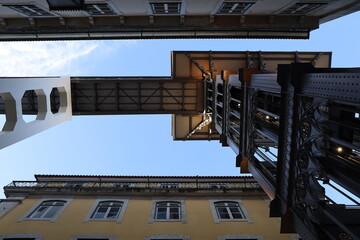 Fototapeta premium L'ascenseur de Santa Justa, aussi appelé Elevador do Carmo, ascenseur urbain, ville de Lisbonne, Portugal