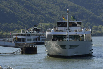 rheinschifffahrt bei bingen