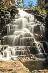 Obraz premium cachoeira na cidade de Alto Paraiso de Goiás, região da Chapada dos Veadeiros, Estado de Goiás, Brasil