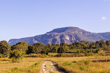 Fototapeta premium vista das serras na cidade de Alto Paraiso de Goiás, região da Chapada dos Veadeiros, Estado de Goiás, Brasil