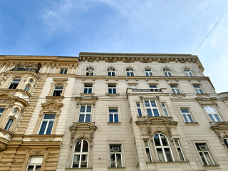 Obraz premium Prachtvolle Stuckfassaden in Wien, Österreich
