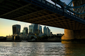 London City unter Tower bridge