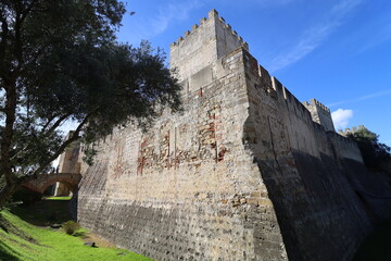 Le château Saint Georges, château médiéval, vue de l'extérieur, ville de Lisbonne, Portugal