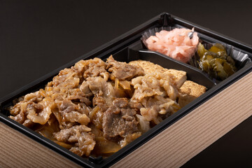 ［黒毛和牛］すきやき重　弁当