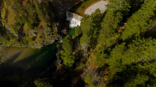 Katholische Bergkapelle Maria Hilf im Valepp, Gemarkung Deutschland, Bayern Luftaufnahme. Catholic mountain chapel Maria Hilf in Valepp, Germany, Bavaria Aerial view. Valepp Wasserfall