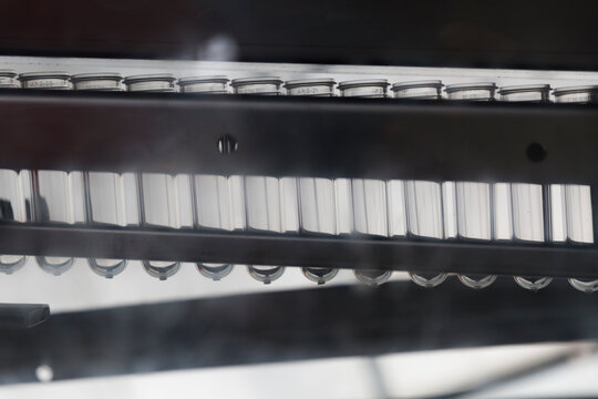 Raw plastic material for bottle blowing machine