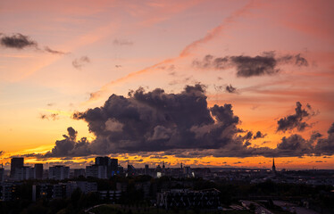 Fototapeta premium sunset in city