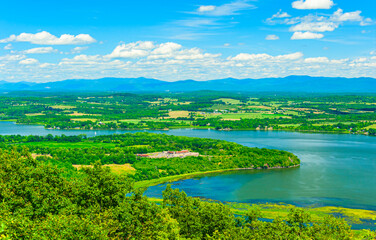 Obraz premium Looking over the lake Champlain and Fort Ticonderoga in New York State.