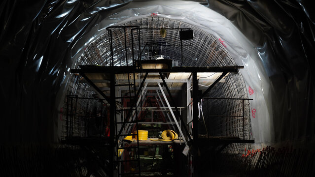 manufacture of arch concrete scaffolding in metro tunnel construction