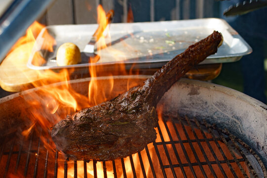 Tomahawk steak grill