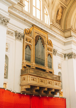 Music organ/pipe organ