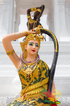 Phra Mae Thorani (Thokkathan-Mother Earth Squeezing Her Hair)Spiritual Center , Sculpture Garden and Historic and Protected Site Grand Palace , Bangkok 