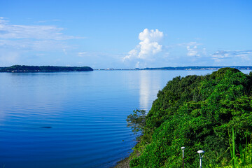 秋の朝　晴れ渡った浜名湖サービスエリア（静岡県浜松市）