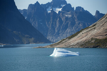 Eisberge im Prince Christian Sound in Greenland