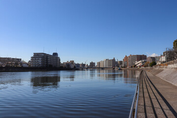 Fototapeta premium 鶴見川（神奈川県横浜市鶴見区）