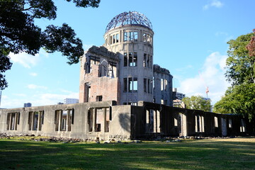 広島の原爆ドーム