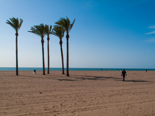 Paseo marítimo en Roquetas de Mar, Almería, Andalucía, España.