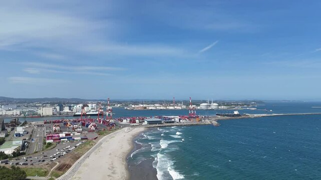 宮城県仙台市の仙台港の風景をドローンで撮影しました。