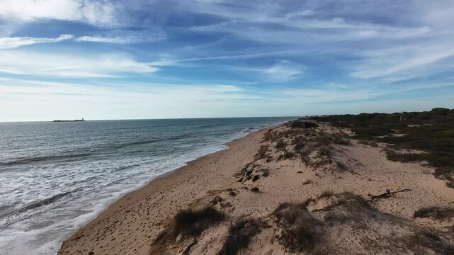 Vuelo fav con dron por la playa