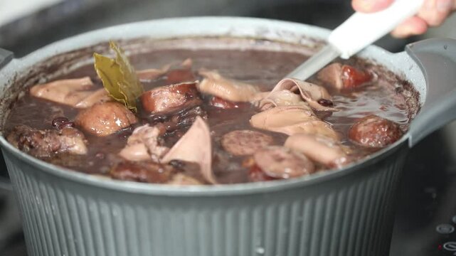 The best complete traditional Brazilian feijoada