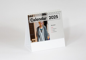 Minimal 2025 Desk Calendar
