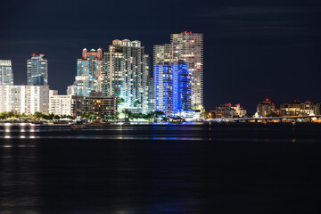 Fototapeta premium Miami skyline. Miami skyline panorama with urban skyscrapers.