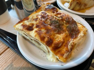 クロワッサン生地を使ったグラタン