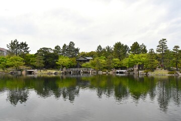 Obraz premium Landscape of lake in a Japanese garden