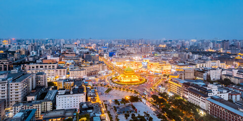 Naklejka premium Aerial photography of the night view of the city skyline from a high perspective of the Bell Tower in Xi'an, Shaanxi, China