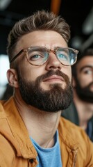 Obraz premium Cybersecurity professionals collaborating in modern office environment