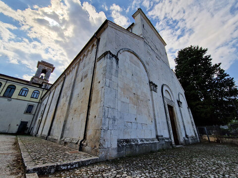 Cattedrale di San Pelino e resti dell'antica Corfinium, Corfino, Abruzzo
