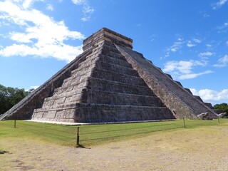El Castillo, Chichen Itza Ruins, Yucatan, Mexico