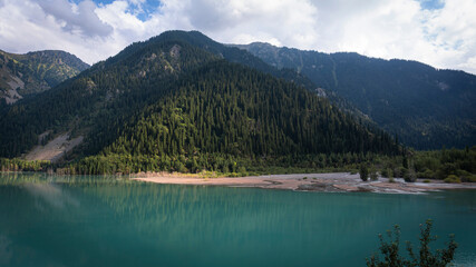 Naklejka premium lake in the mountains