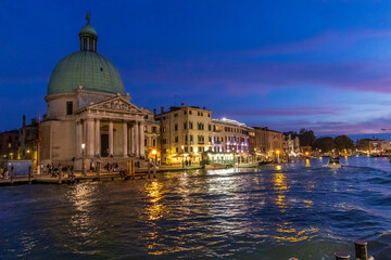 Naklejka premium Venice by Night