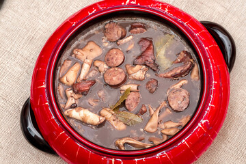 The best rustic and complete traditional Brazilian feijoada