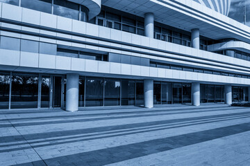 Naklejka premium Modern Architectural Design with Clean Lines and Blue Tones