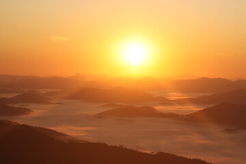 golden sunrise rays