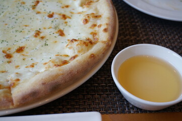 Gorgonzola cheese pizza
