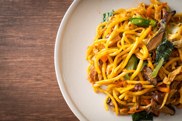 stir-fried yakisoba noodles with vegetable in vegan style