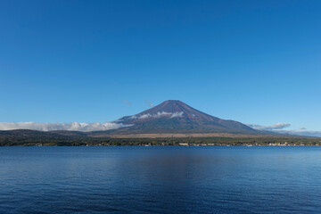 【山梨】山中湖からの富士山（秋）