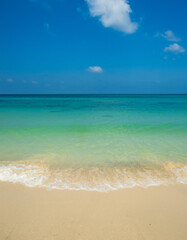 Horizon beautiful landscape summer season vertical front view point tropical sea beach white sand clean blue sky background calm nature ocean wave water travel holiday at samae san island sun day time