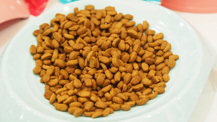 Dry cat food for adult cats.