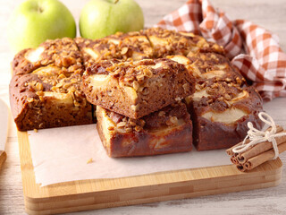Apple and walnut spicy cake