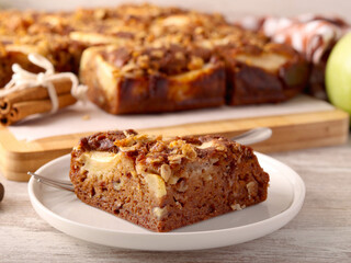 Apple and walnut spicy cake