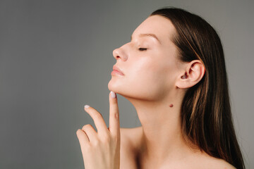 Correcting the shape of the face by doctor. Aesthetic beauty treatment. Improved shape of the face....