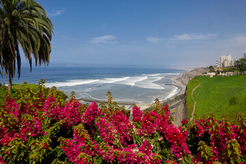 Breathtaking views over La Costa Verde From Miraflores, it’s pure magic watching the cliffs meet...
